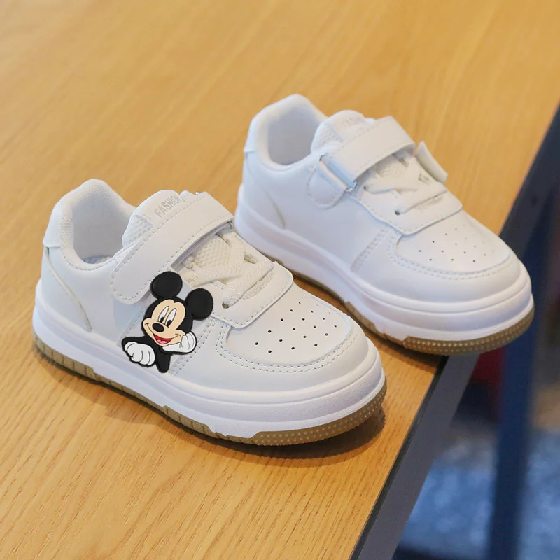 

Детская белая повседневная обувь с Микки Маусом на весну и осень, детские нескользящие кроссовки для детского сада, мягкая напольная обувь, обувь для мальчиков и девочек