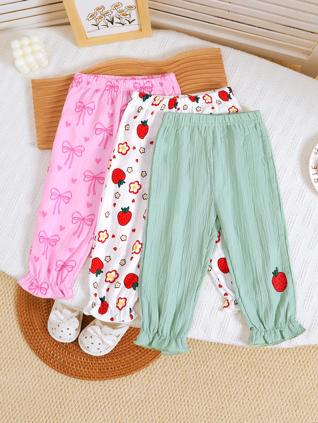 

Winter 0-3 Years Old Infant Baby Girls Pants 3-Piece Set , Suitable For Daily Wear