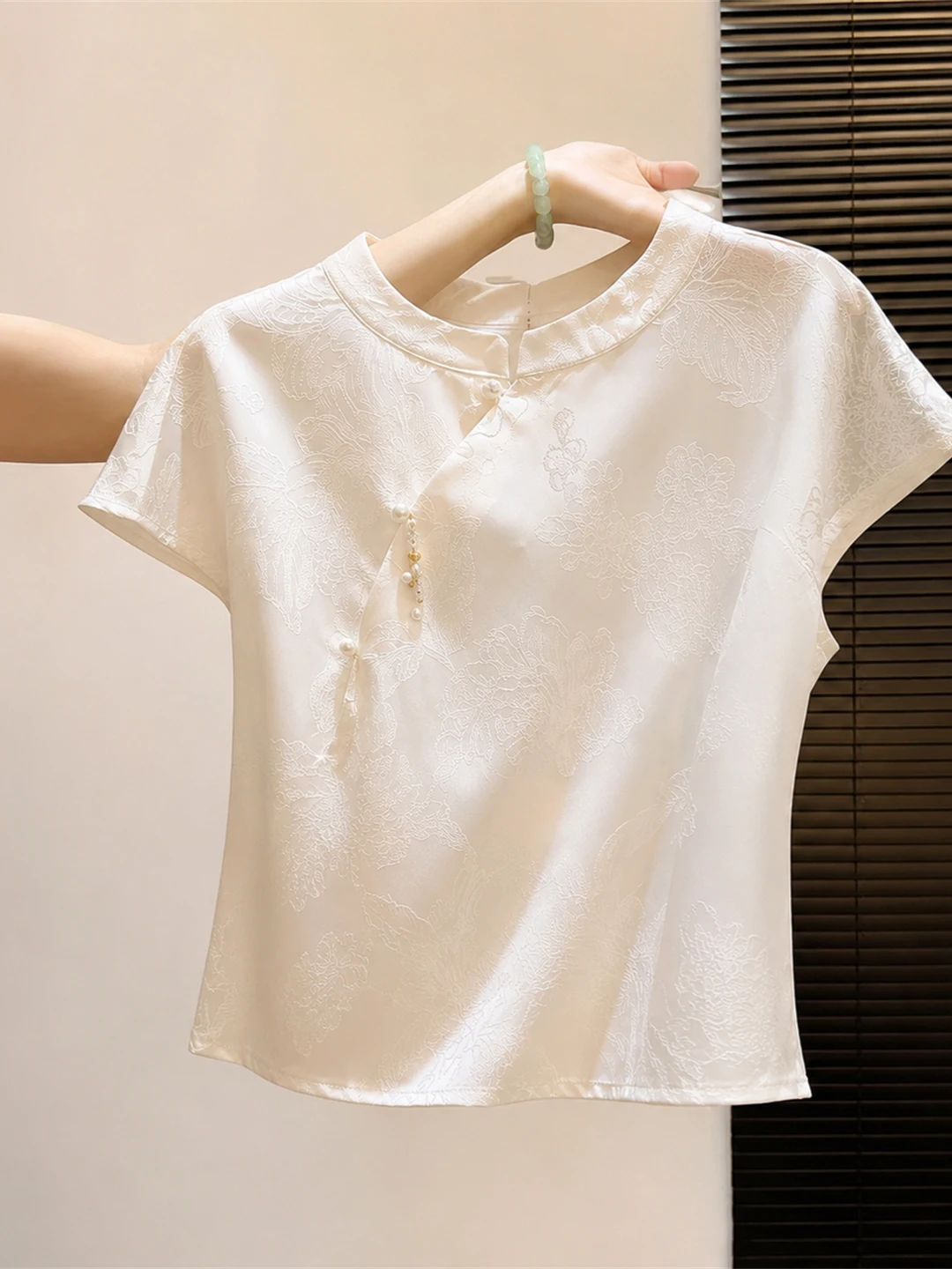 

Elegant Chinese Style Short Sleeve Embroidered Shirt Stand Collar Button up Women's Top Korean Version Straight Cut Silk Blend