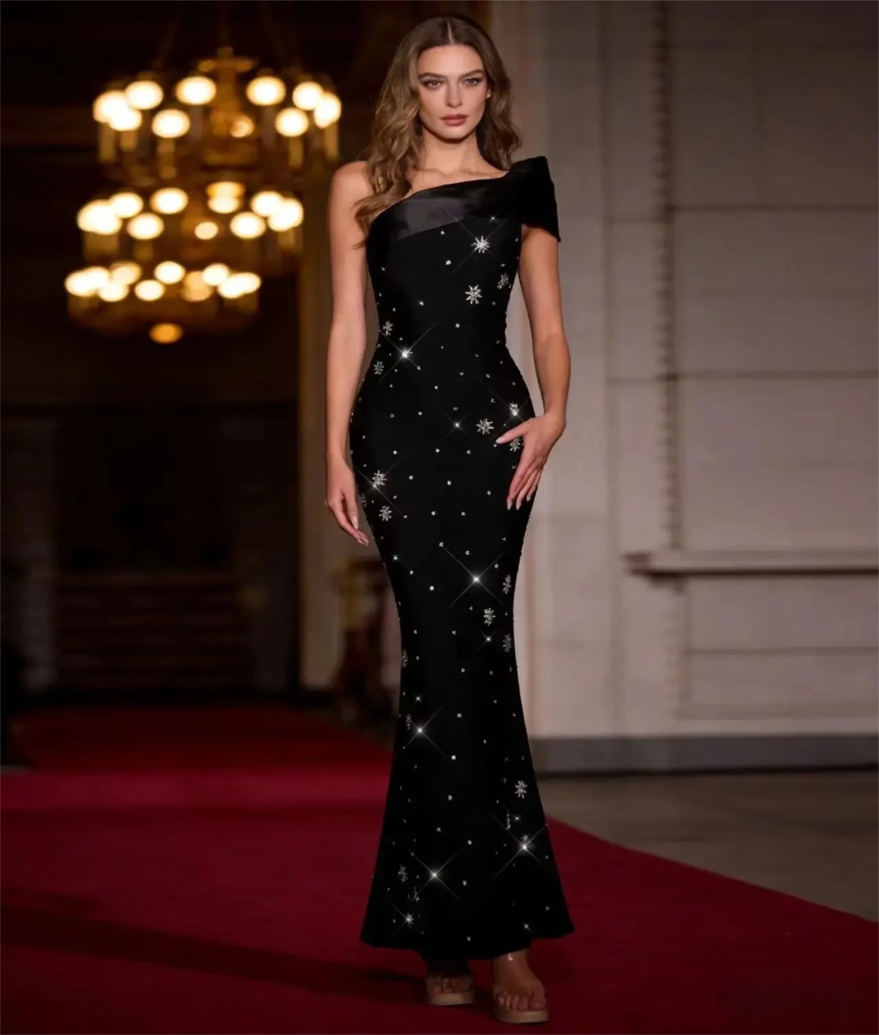 

New women's fashion one-shoulder diamond-embellished slim-fit high-end celebrity party dinner bandage dress gown