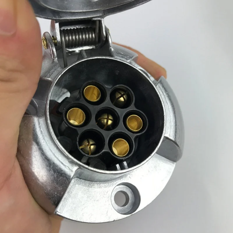 7 Pin Trailer Socket Towbar Metal Aluminum Alloy Plug Trailer Truck Towing Electrics 12V Connector Replacement EU Plug