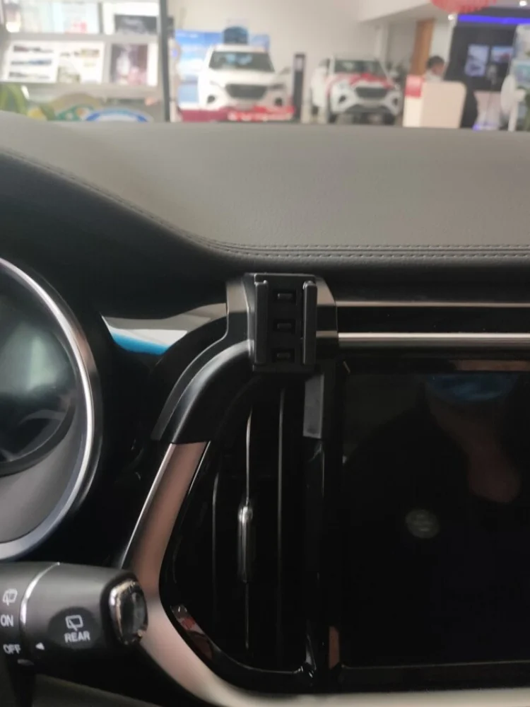 Non‑Destructive Stable Anti‑Shake Car Phone Holder & Base For 2019 JETOUR X90,No Obstruction To Driver's View After Installation