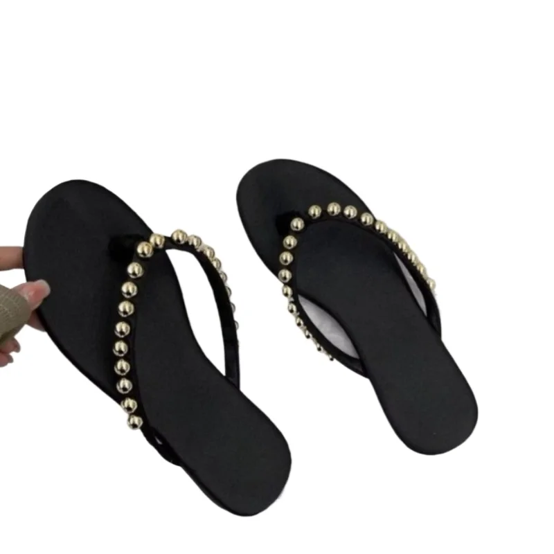 

2026 Summer Fashion Pearls Beach Flip Flops for Women Clip Toe Flat Slides Sandals Woman Comfortable Non Slip Outdoor Slippers