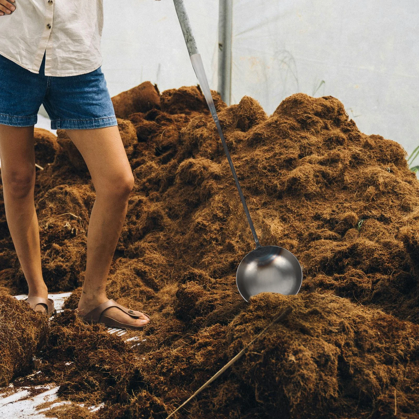 

1pcs Cleaning Scoop Iron Water Ladle Long Handle Kitchen Garden Mud Spoon Household Tool Water Ladle Scoop Garden Supply