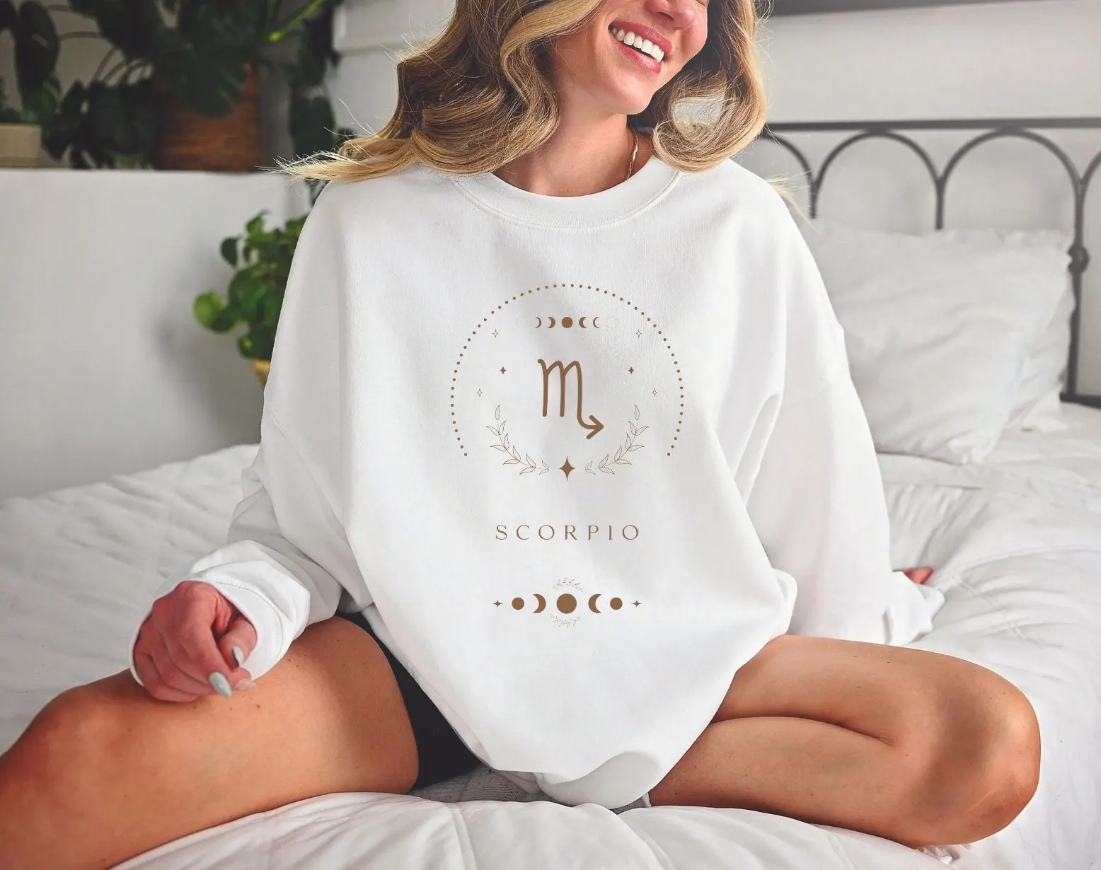 Total Lunar Eclipse Garland Astral Print Women Sweatshirt New Vintage Casual Stytle Female Sweater Scorpio Lover Girl Tops