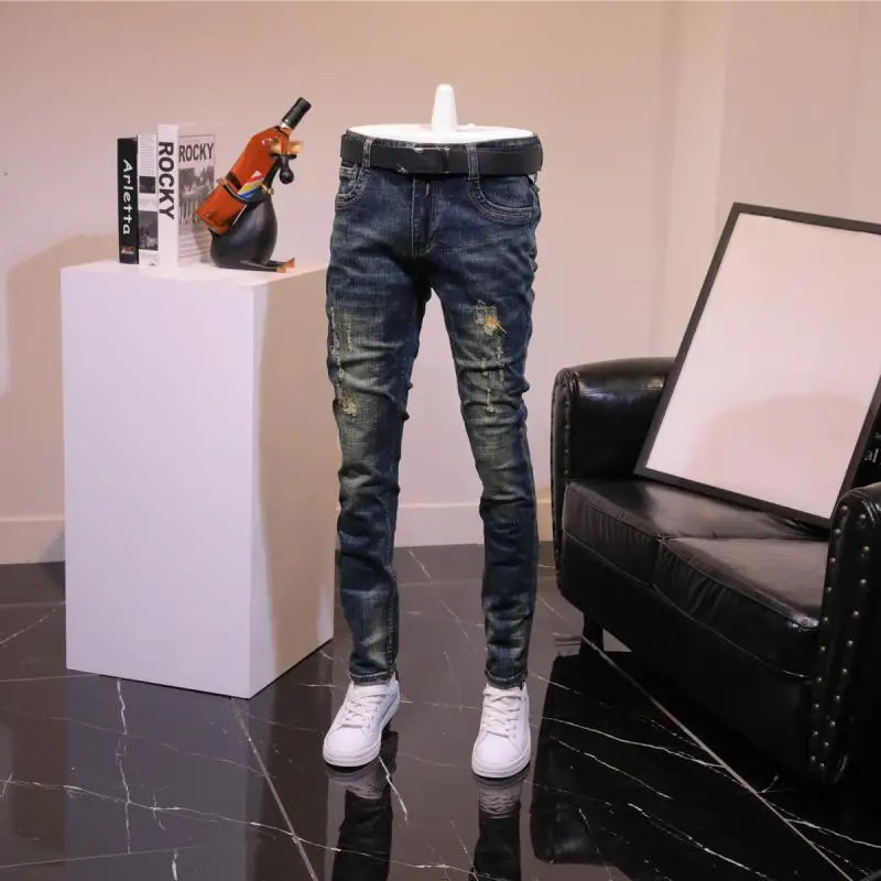 2025 Otoño e Invierno pantalones vaqueros Retro de marca de moda para hombres ajustados pies pequeños elásticos moda juvenil guapo pantalones largos azules