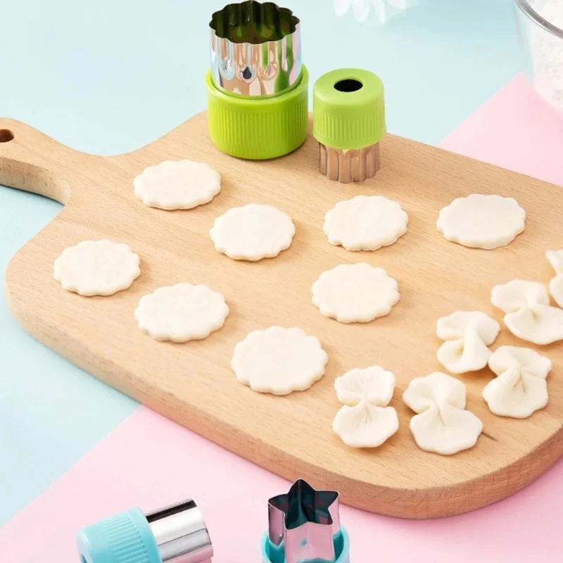 12Pcs Vegetable Cutter Shapes Sets Mini Size Cutters Fruit Cutters Kids Food Cutters Pastry Stamps Mold Biscuits