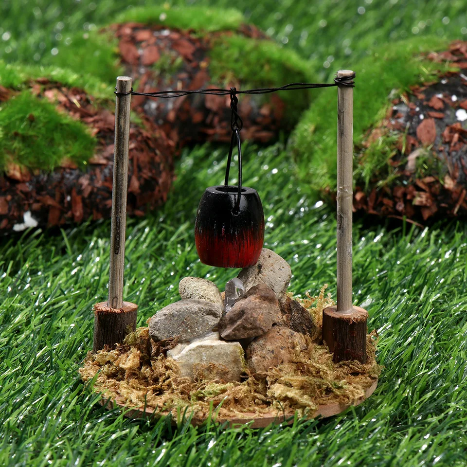 Set De 10 Miniaturas De Fogata - Realistas - Decoración Para Casa De Muñecas Y Maquetas - 2.8 X 2.1 Cm