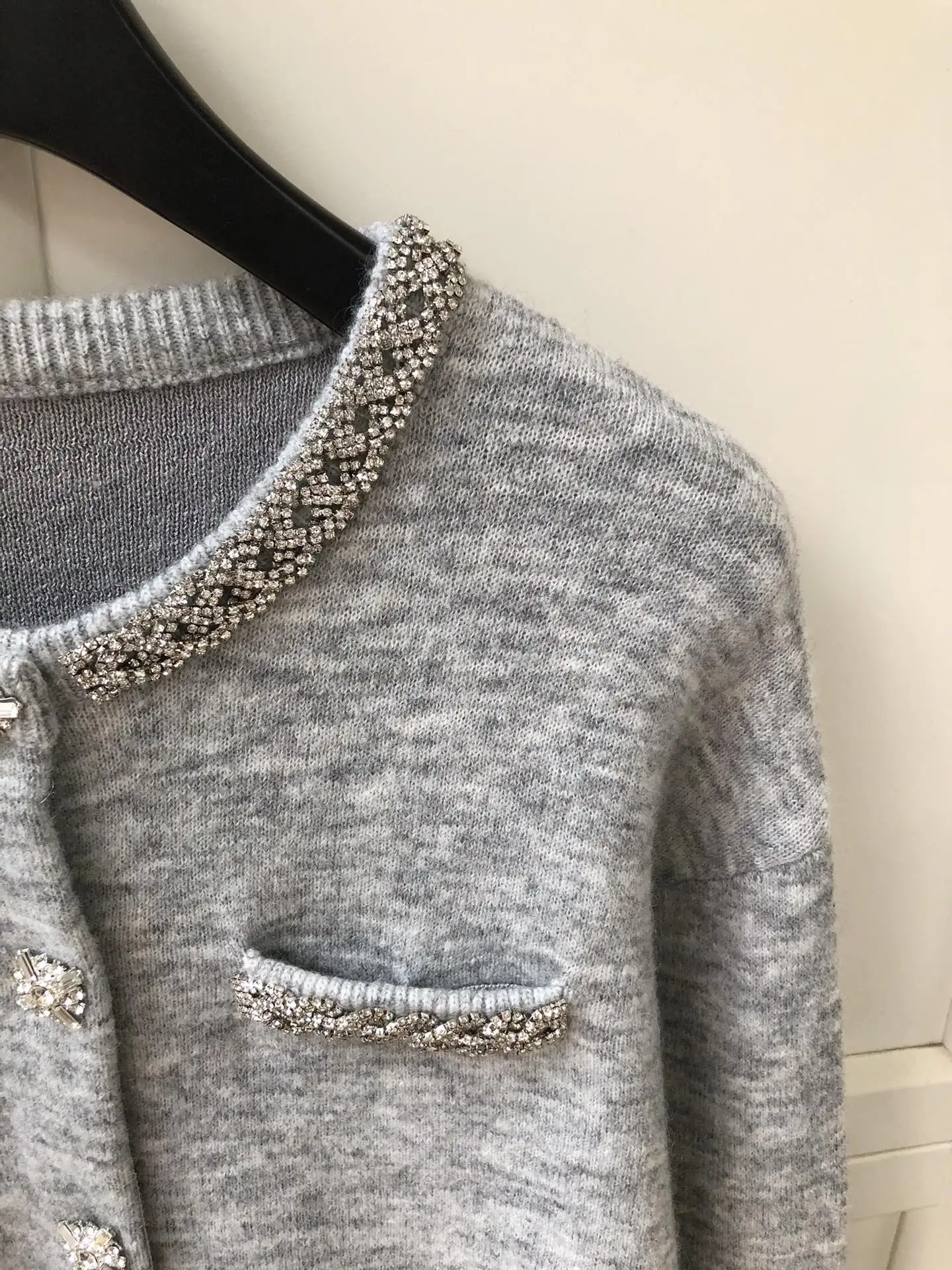 2024 Winter New Women's Clothing Light gray diamond studded knitted cardigan jacket 1021