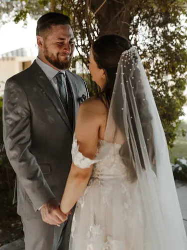 Imagen 2 del producto TOPQUEEN-velo de novia elegante con perlas, velo de novia suave de 1 nivel con cuentas para novia, velos sencillos hasta la catedral con peine v180