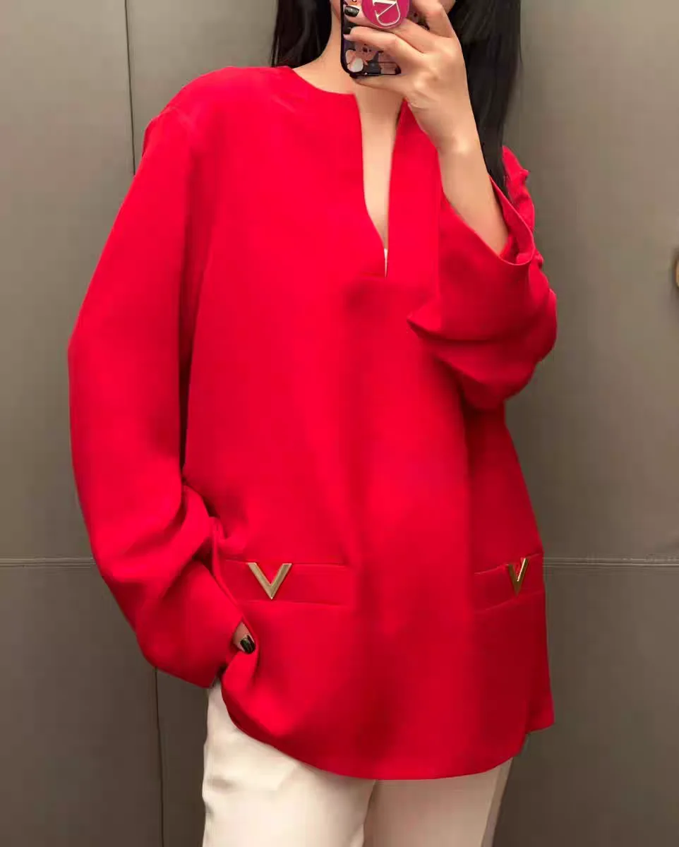 

Anti-Aging Classic V-Neck Loose Shirt with Pocket Metal Buckle New Arrival Fashionable Women's Business Casual Shirt
