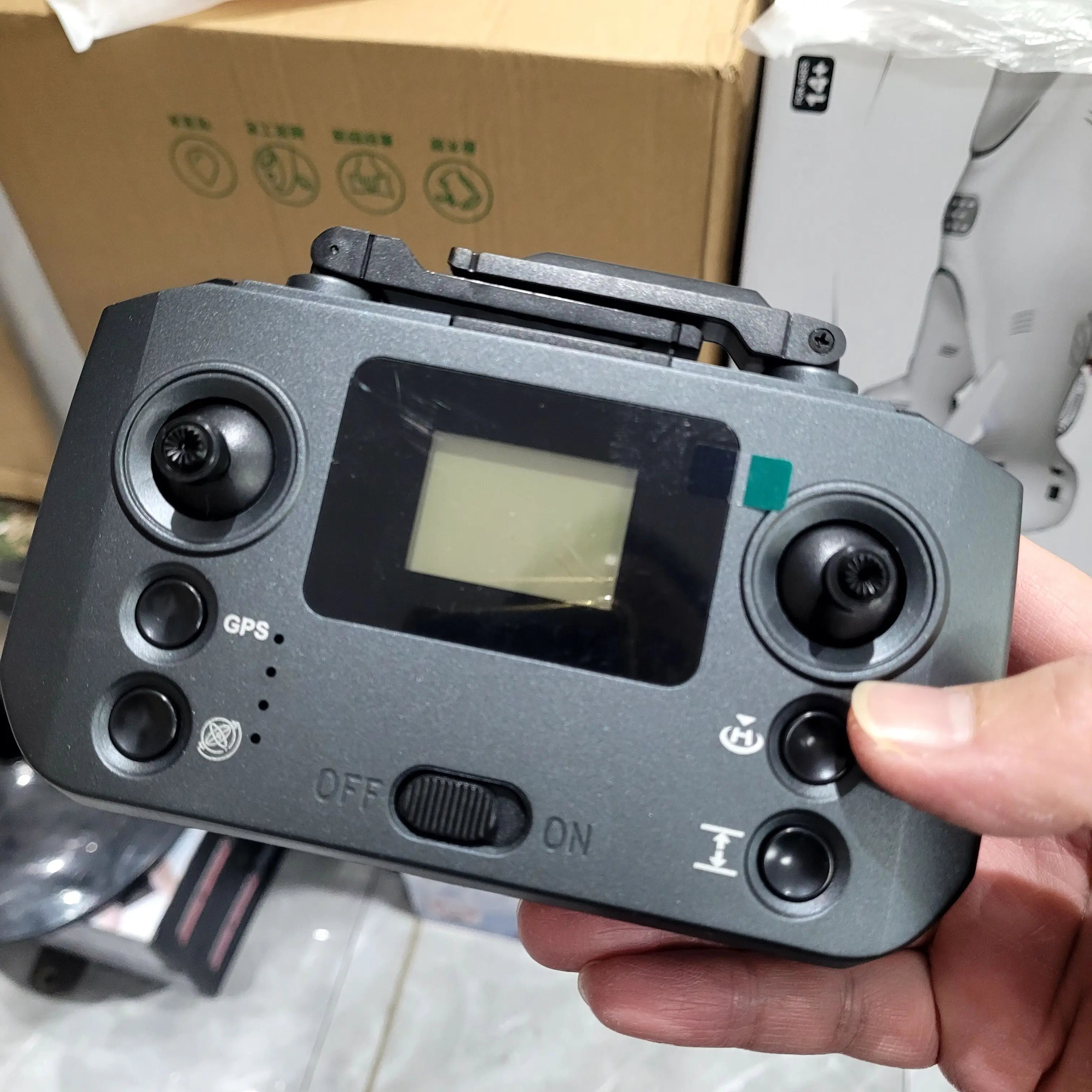 

Оригинальный пульт дистанционного управления L600 PRO MAX с зеленой маркировкой QC для бесщеточного дрона, контроллер с малым экраном, аксессуар для дрона L600PROMAX