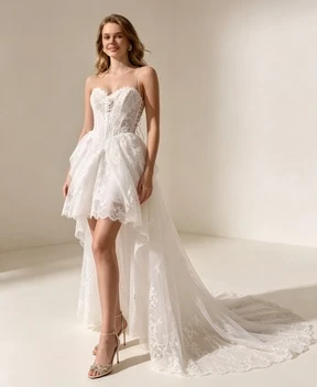 Customized Romantic Vintage Sweetheart Lace Mini Wedding Dress Delicate Sleeveless Lace Up Back Elegant Flowy Bridal Gown