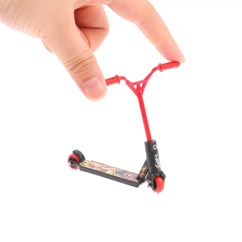 Finger deskorolki Mini Skate Mini hulajnoga Fingerboard Fingerboard rowery podstrunnica zabawki nowe zabawki dla dzieci chłopcy prezenty losowo