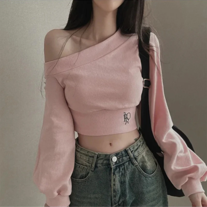 Koreańskie szykowne damskie bluzy z długim rękawem Sexy Casual All Match Slim Off Shoulder Tees Female Spring Autumn Irregular Short Tops