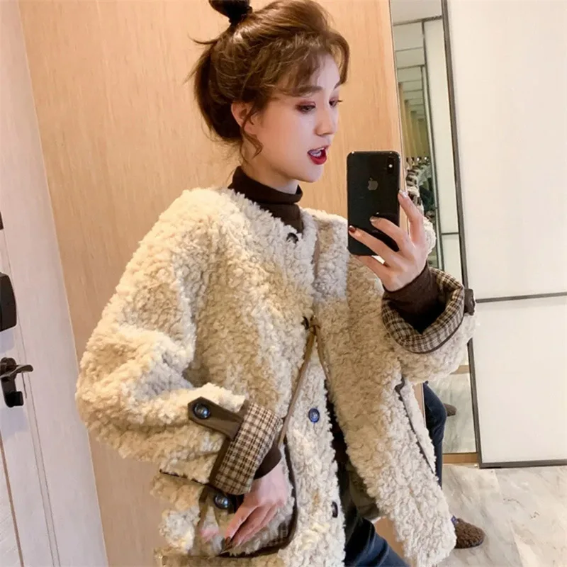 

Female Short Thickening Lamb Wool Coat Korean Women Loose Woolen Tops Winter Ladies Fashion Long Sleeves Xiaoxiangfeng Jacket