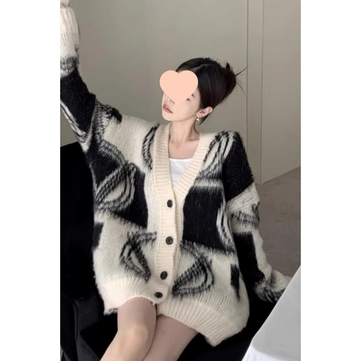 

Mid-Long Cardigans Shoujo Womens Autumn Three-Button Fairycore Floral Detail All-Matched Raglan Clean Semi-High Baggy Hollowing