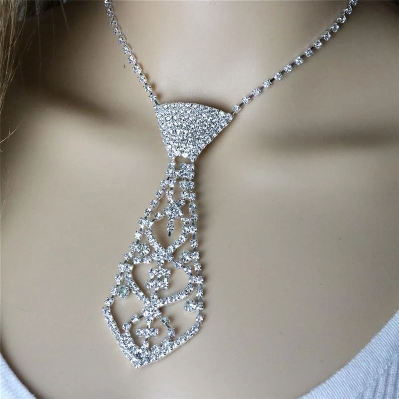 المرأة بريق مثير لربطة العنق حجر الراين مع قلادة مجوهرات سلسلة قابلة للتعديل