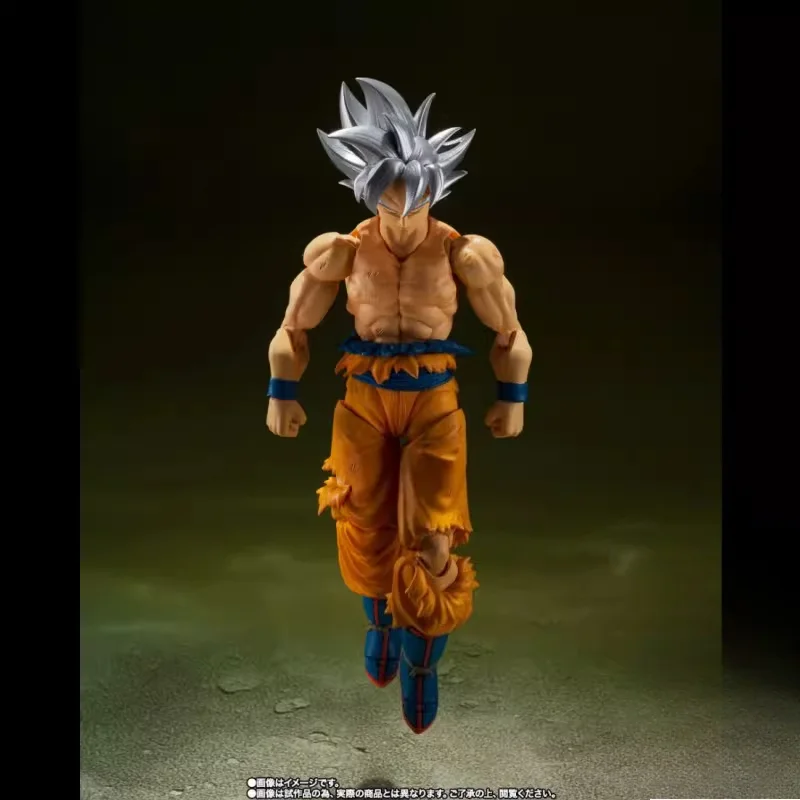 

В наличии, отправка в течение 24 часов, коллекционная подвижная фигурка Bandai Tamashii Limited SHF Dragon Ball: Гоку с серебряными волосами