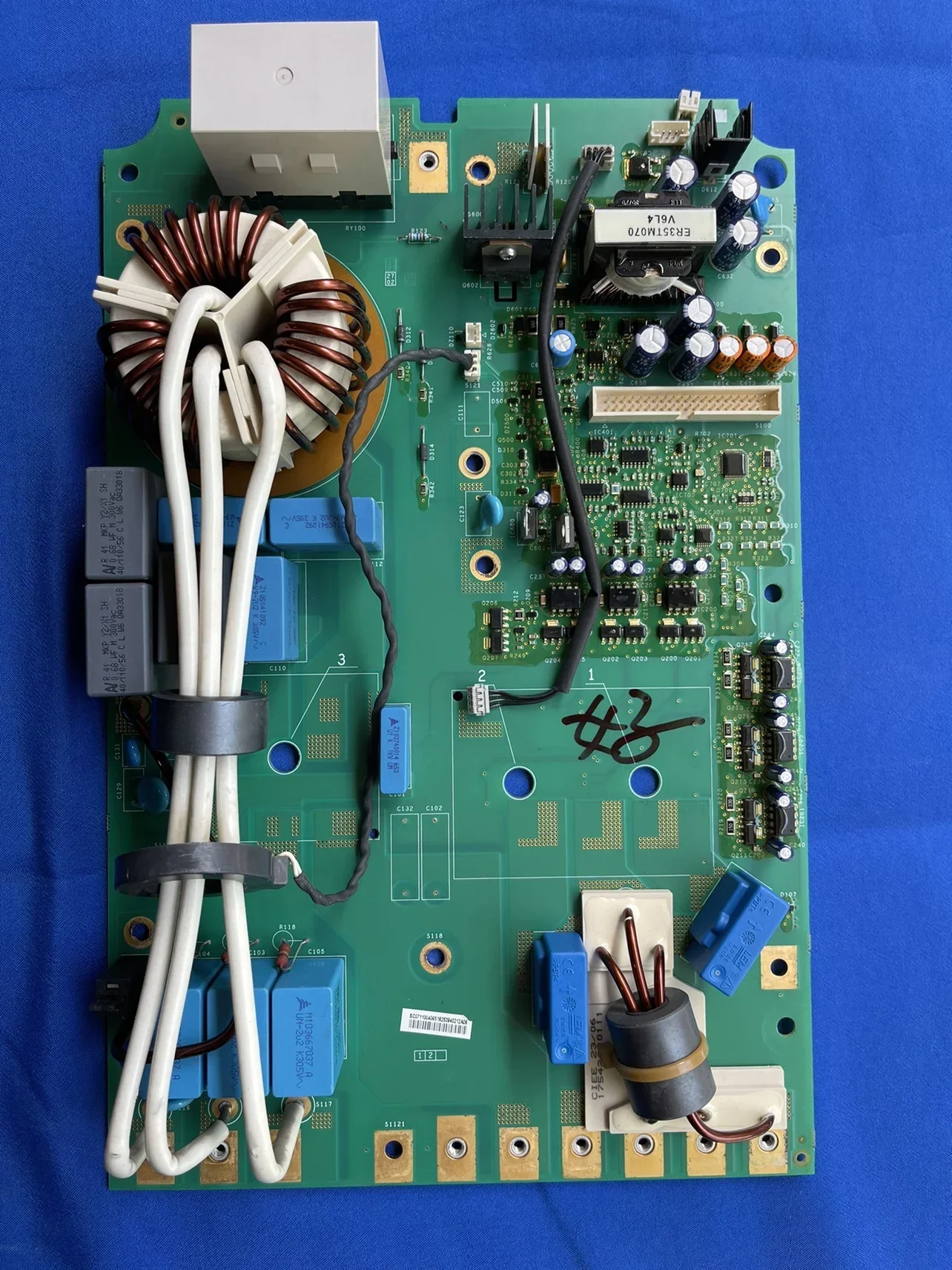 

Schneider frequency converter ATV61-71 backplane 15kW and 18.5KW power supply drive board motherboard trigger board power