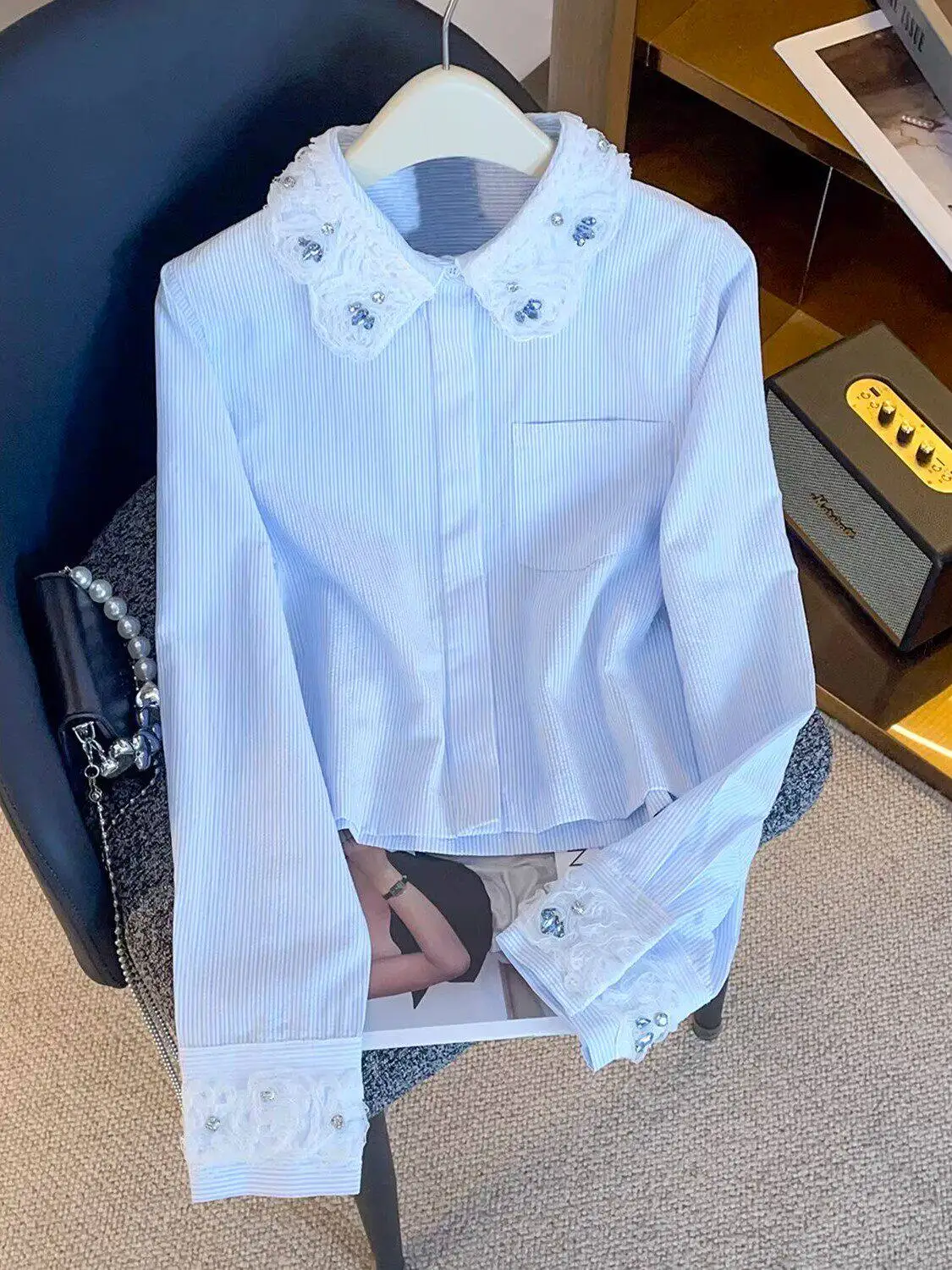 

Повседневная рубашка в корейском стиле больших размеров с рюшами на воротнике и украшениями в виде бриллиантов, полосатая рубашка, женская летняя универсальная блузка с длинными рукавами