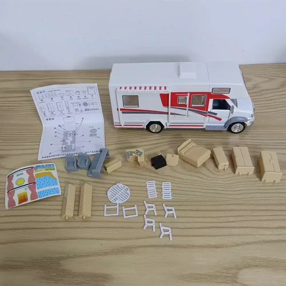 Motorhomes Morto Home Coach Camper Van Model Diecast مع الضوء والصوت التراجع لعبة أثاث السيارة الترفيهية المصنوعة من خليط معدني