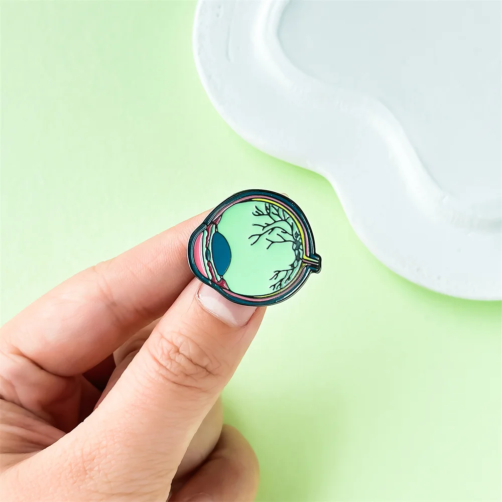 Harong Eyeball smalto Pin delicato adorabile spilla medica cappello abbigliamento distintivo per oftalmologo medico infermiera gioielli regalo