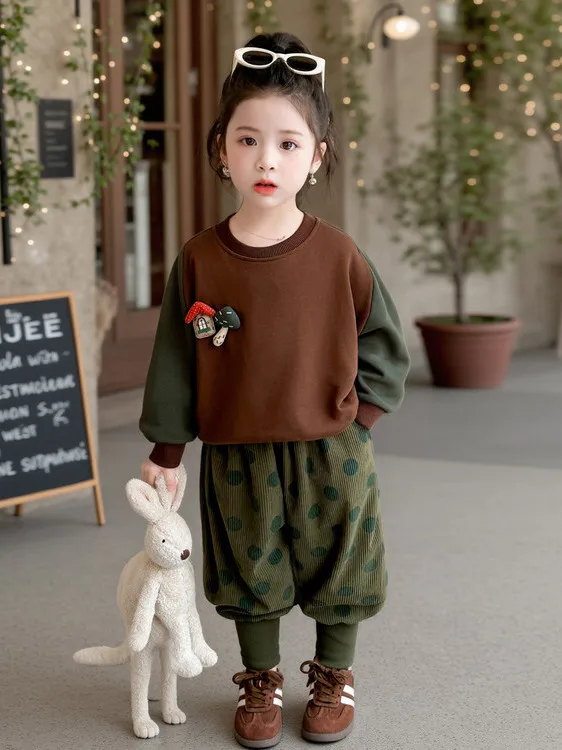 

Весенний комплект 2026 для девочек: свитшот с круглым вырезом и брюки в горошек, повседневный спортивный костюм из двух предметов, свободный крой, модный