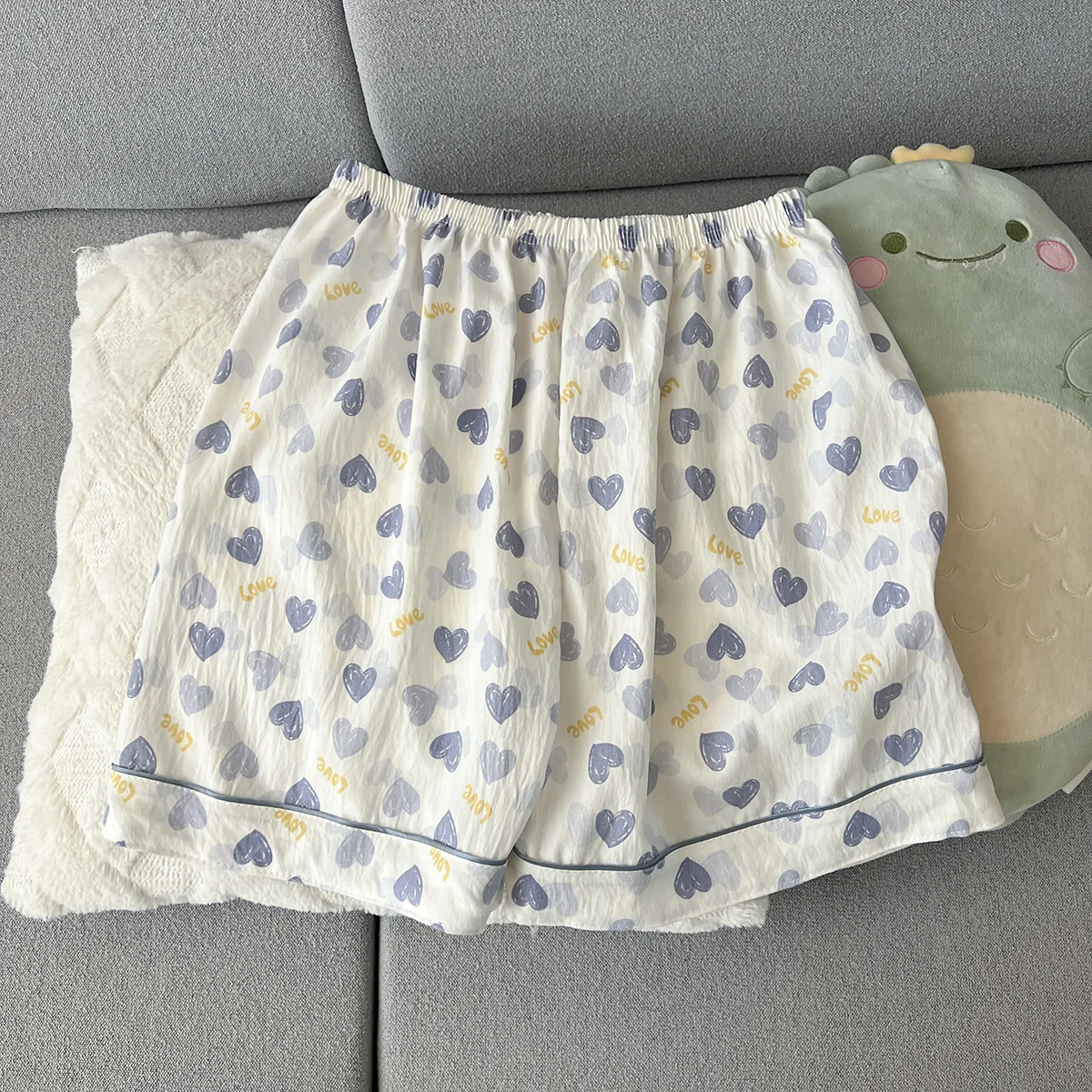 Women's Summer Thin Pajamas with Heart-Shaped Pattern, Short-Sleeved Shorts, Sweet and Cute, Can Be Worn Outside in Summer, Two-Piece Home Wear Set view 4