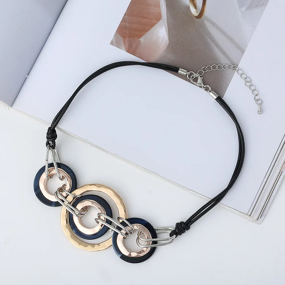 Necklace popular ins women's round resin European and American jewelry retro simple alloy collarbone chain short necklace