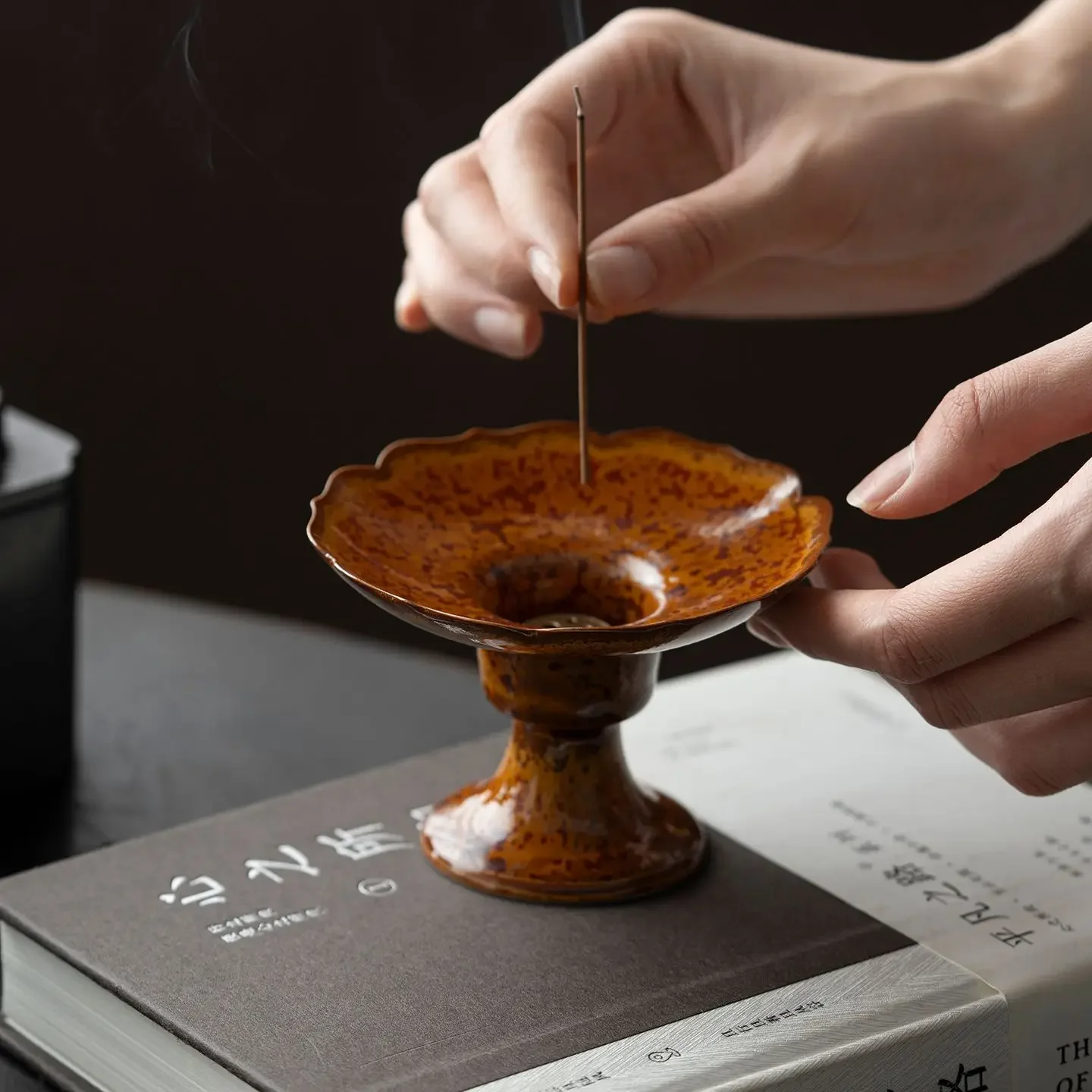 DSA ceramic kiln change iron flower glaze high foot line incense burner anti-falling ash incense candle holder new Chinese