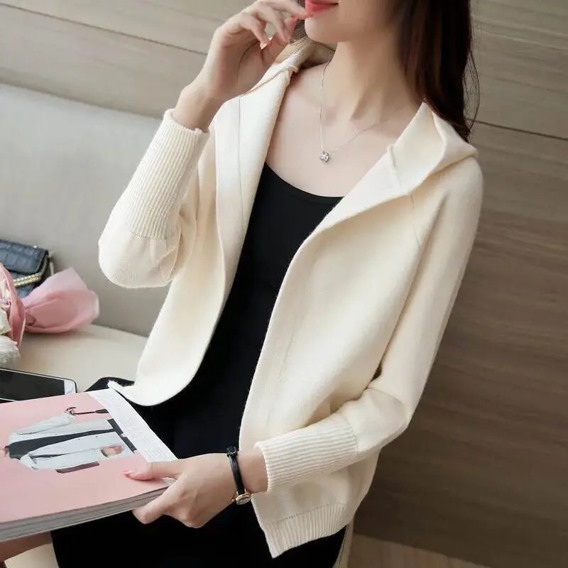 Sweater Women 2024 Fashion Hoodied Knitwear Cardigan Short Female Spring Autumn Solid Color Loose New Cardigan Women BD4064