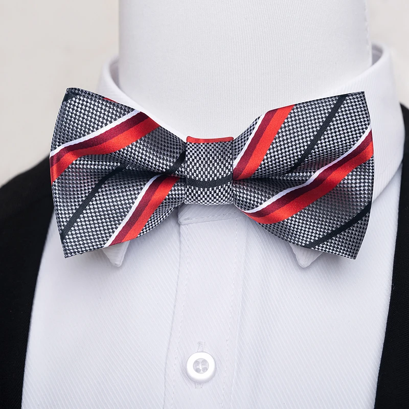 แฟชั่นผ้าไหม Bow Tie Dark Blue Man Dot งานแต่งงานอุปกรณ์เสริม Lover 'S Day Fit อย่างเป็นทางการ