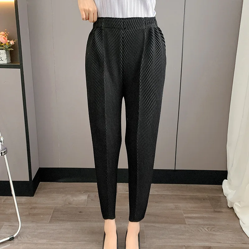 Miyake Fashion Casual Versatile Design Loose Harem Pants Pleated 2025 Summer New High-waisted Solid-coloured Women's Pants