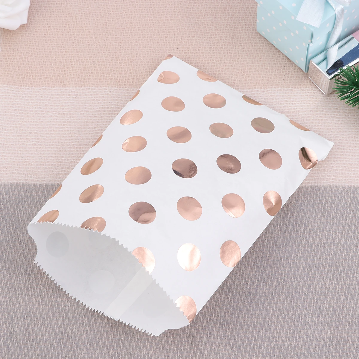 

25pcs Candy Paper Bags Gold Stamped Candy Favor Bags Sealed Storage For Party Wedding Gift Use Lovely Baked Sweets Container