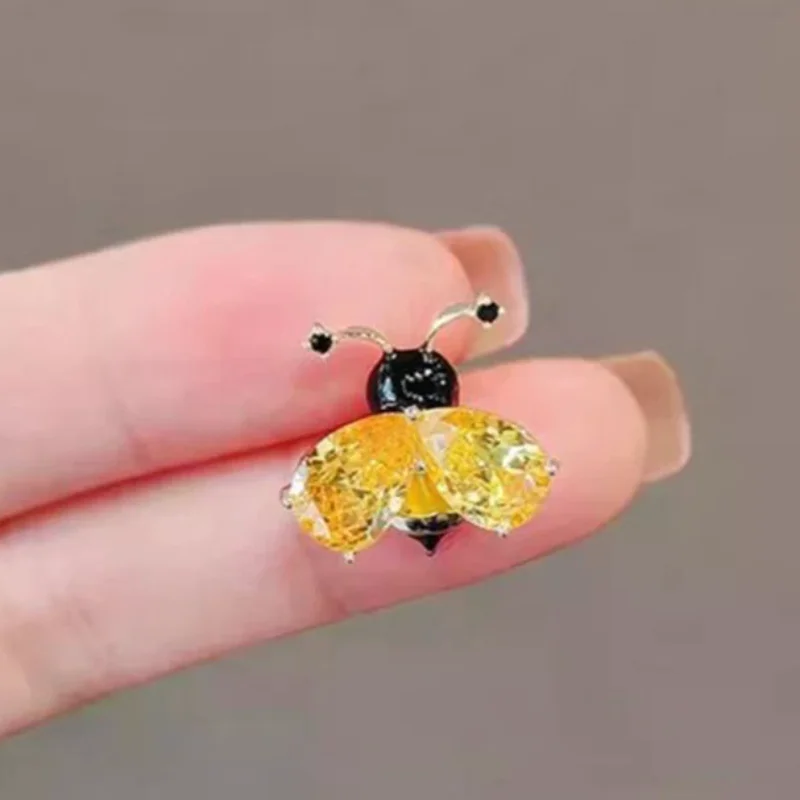 Korean-style Small Fragrance, Cute Crystal Bee Corsage, Pin, Suit, Anti-walking Collar Pin