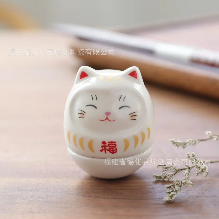 Japoński Kawaii ceramiczne zwierzę Dharma Tumbler kot na szczęście dekoracja na biurko urocza figurka Anime miniaturowy przedmiot ozdobny kreatywne prezenty