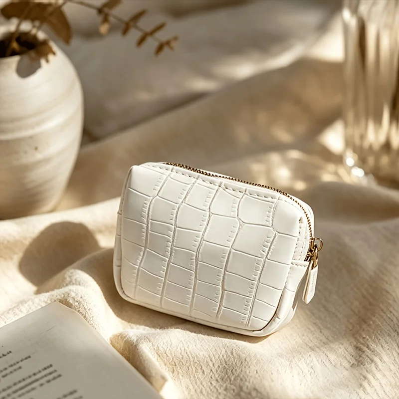 Crocodile‑Pattern Lipstick Pouch, Handheld Case for Earphones, Keys, ID Cards & Coins, New 2025