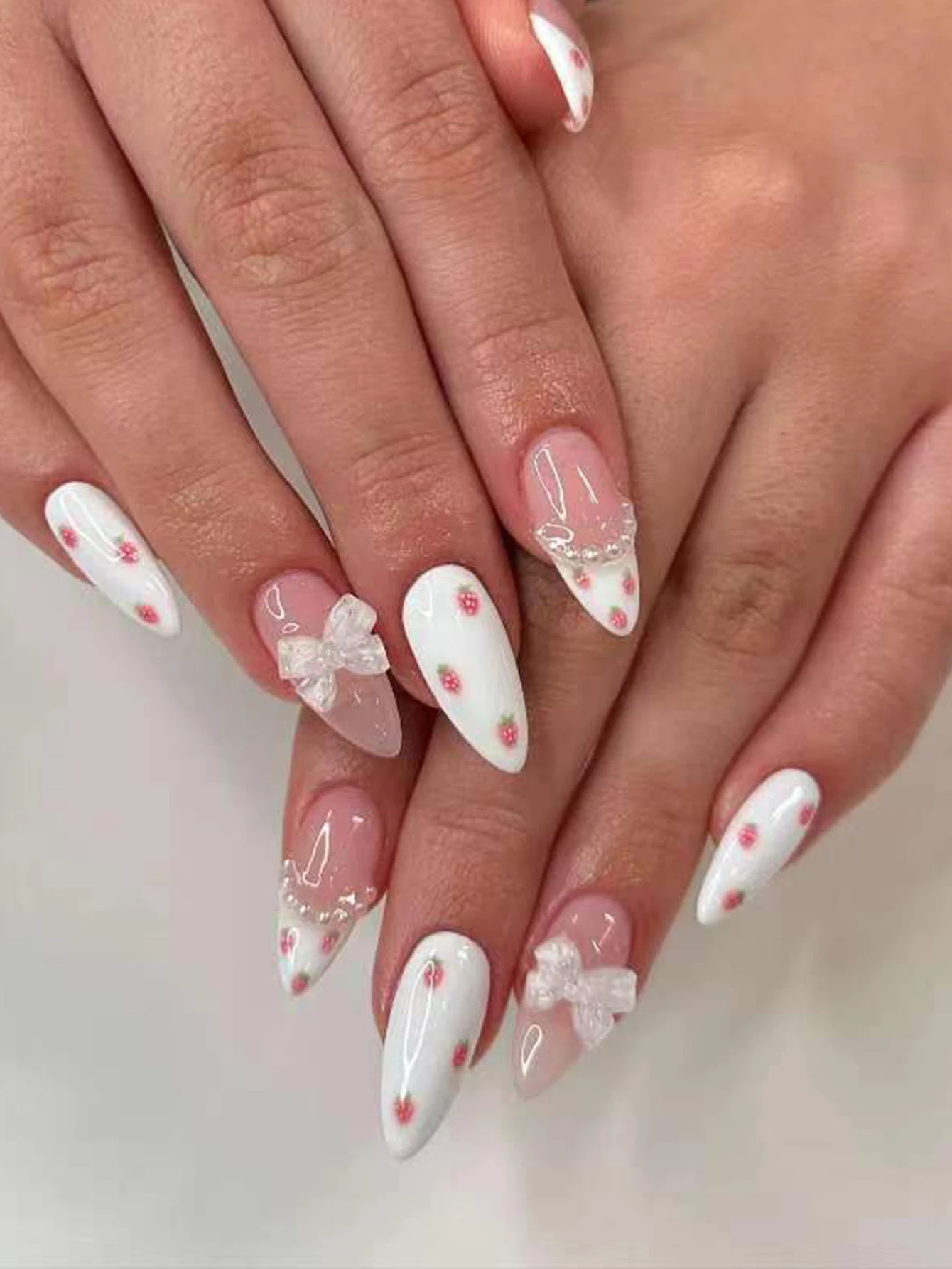 24 Stück – französische weiße quadratische künstliche Nägel, rosa dreidimensionale Schmetterlingsdekoration, zart und elegant, schlicht und großzügig – Detail 24