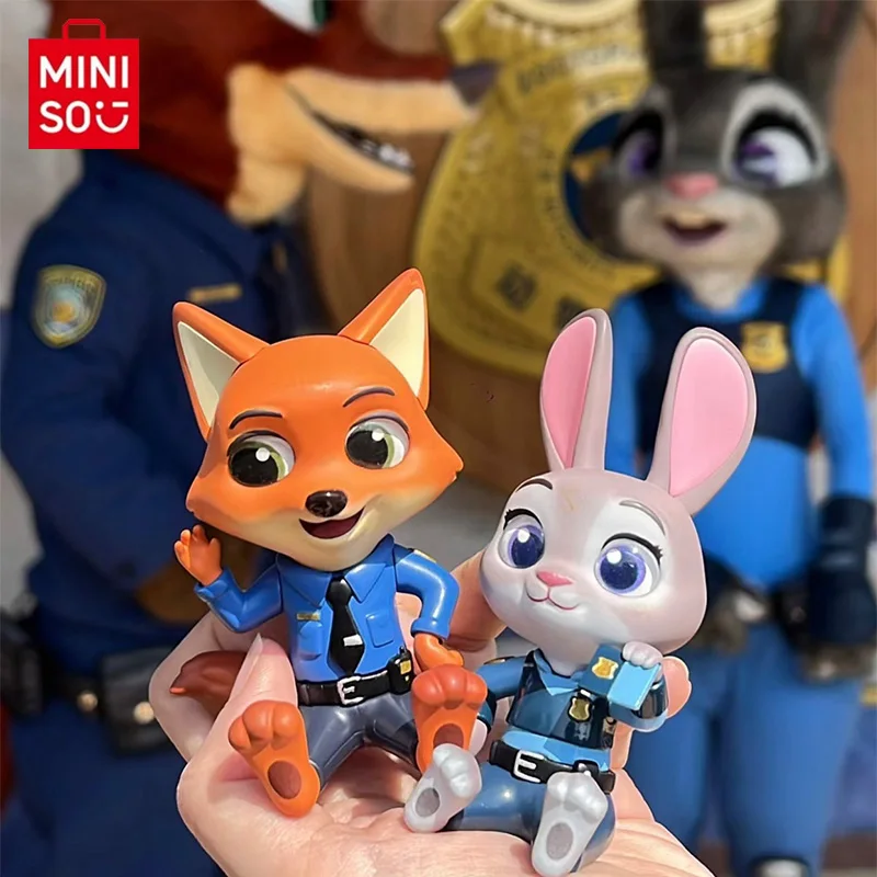 

MINISO Disney Crazy Animal City Series Sit Obediently Blind Box Garage Kit Trendy Play Desktop Ornament Student Gift Toy