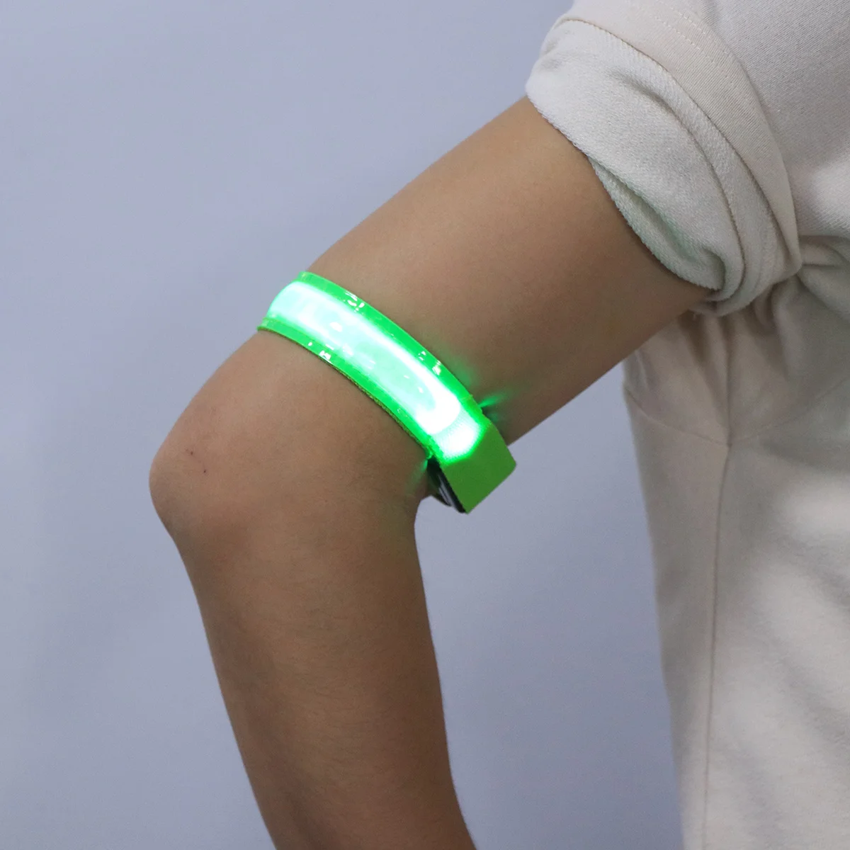 

1Pcs LED Armband High Visibility USB Rechargeable Cycling Running Walking Slap Band Light Bright Safety Gear Green