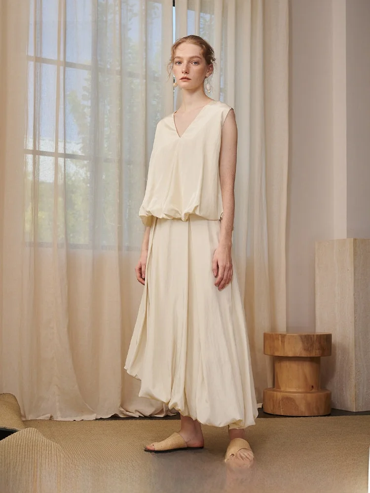 

Топ Hamere Commuter Simple Svel Light из двухстороннего персикового атласа, носимый как верхняя одежда, с V-образным вырезом, стандартной длины, из смесового полиэстера и вискозы