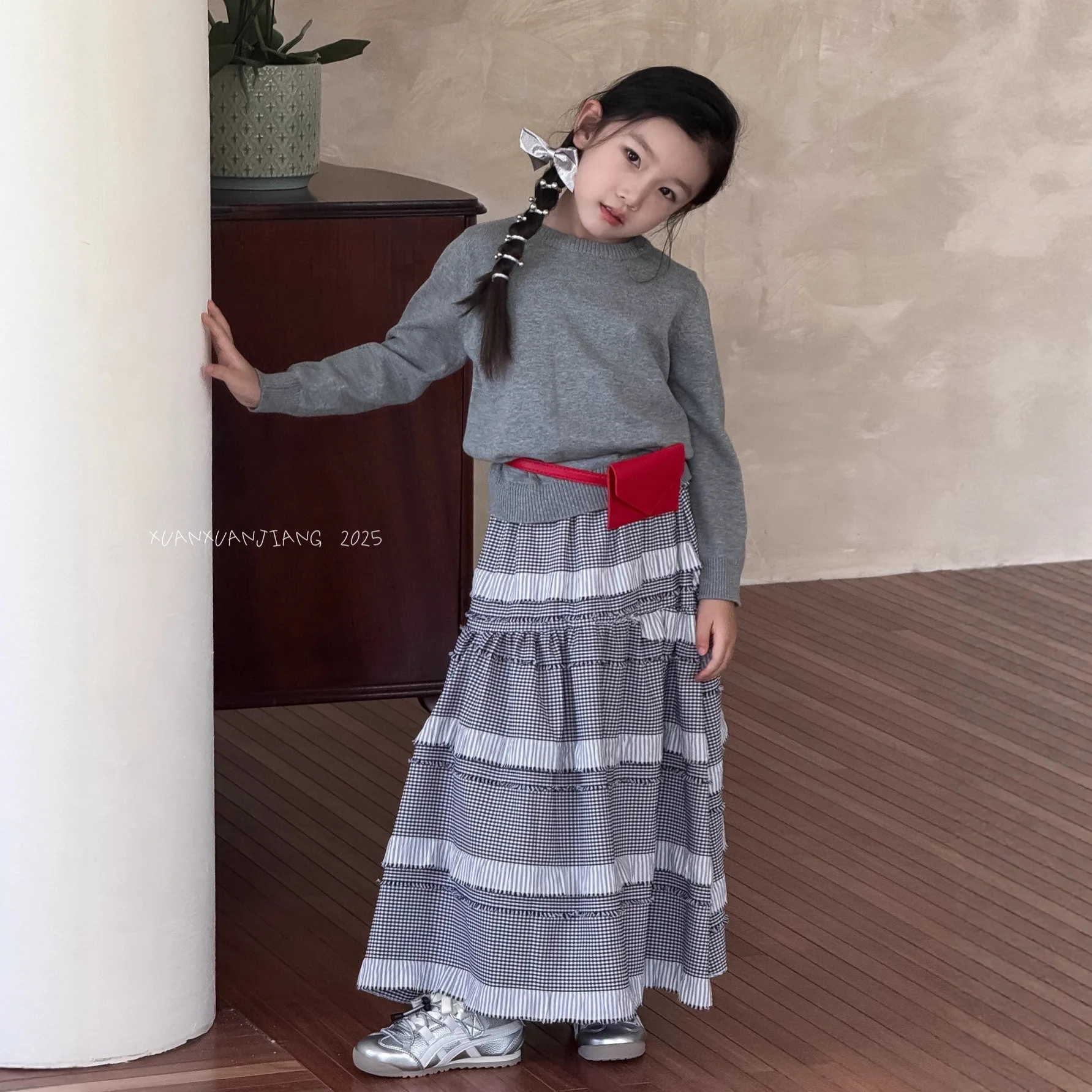 

Юбка для девочек, осень 2023, новая детская одежда, корейское платье из чистого хлопка для девочек, клетчатое цветное платье в стиле ретро, повседневное, простое, универсальное