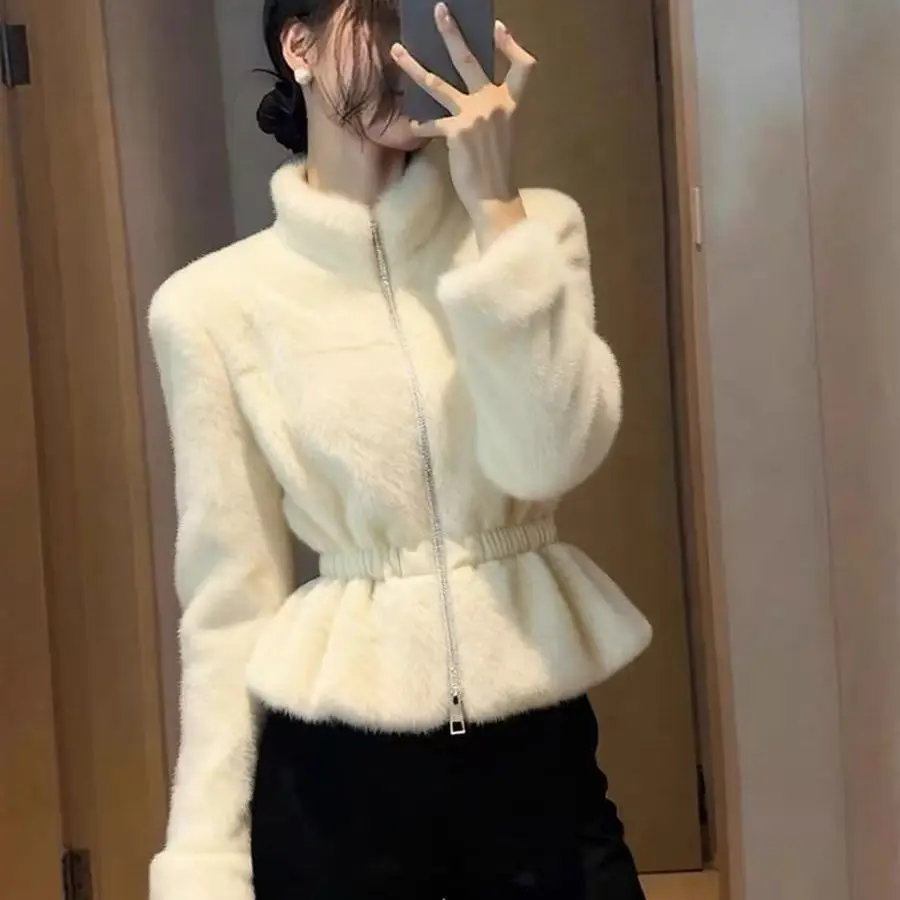 

2025 Autumn and Winter New Fashion Niche High-end White Plush Jacket for Women