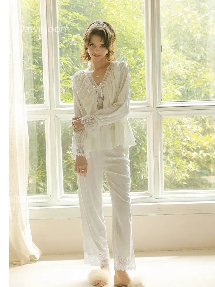 Dawnloom Women's Retro Velvet Pajamas Cream White Diamond Print Two-Piece Set with Lace & Bowknot Home Loungewear