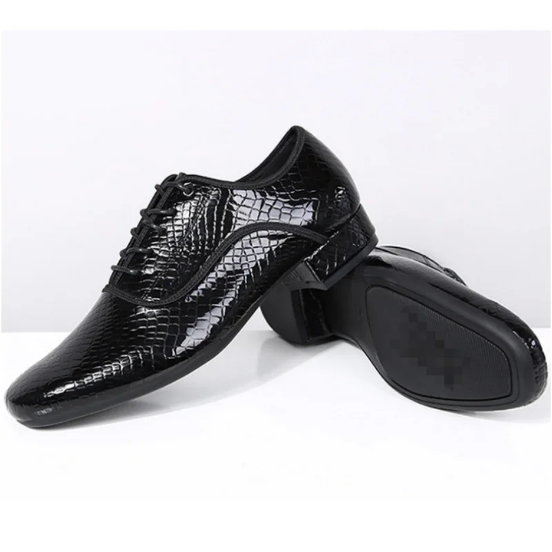 Chaussures de danse latine à talons bas de 3CM pour hommes, chaussures de Salsa professionnelles noires pour salle de bal/extérieur, en cuir verni, grande taille