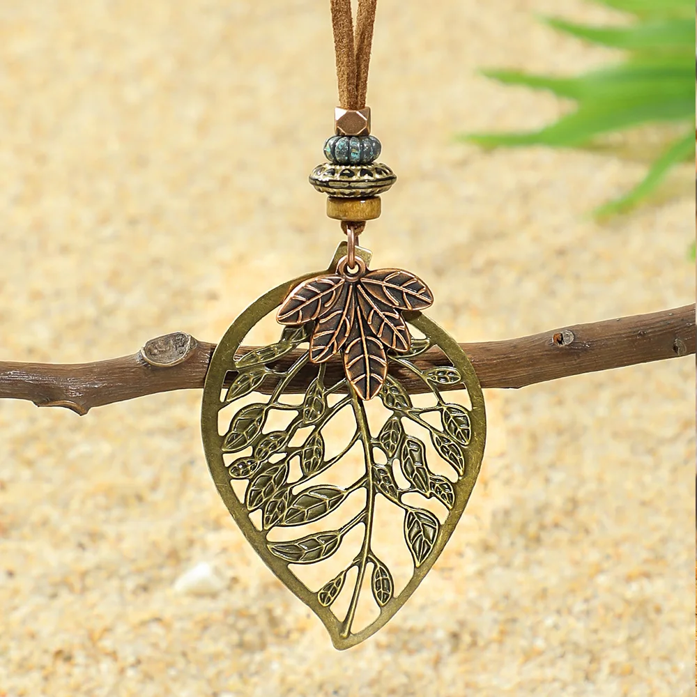 1pcs Boho Necklace Geometric Leaf Shape Hollowed Pendent Necklace Daily Wear Gifts for Family/Friends/Wife Versatile