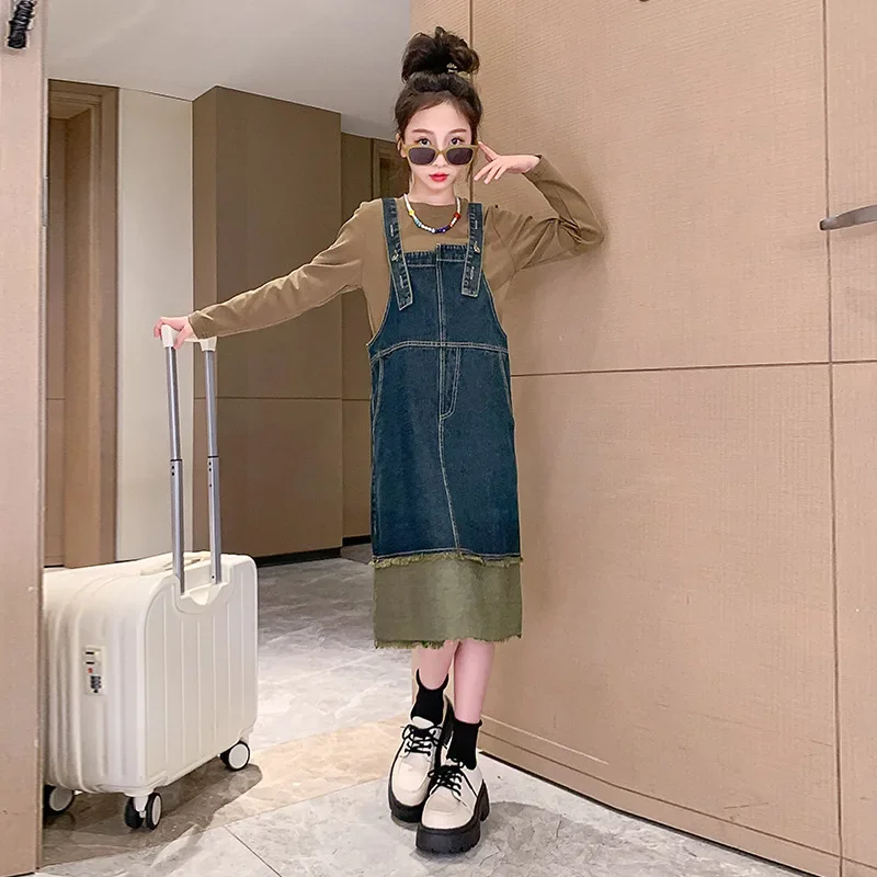 

Girl's shoulder strap dress set, spring and autumn 2024 new western-style internet famous casual denim skirt two-piece set,