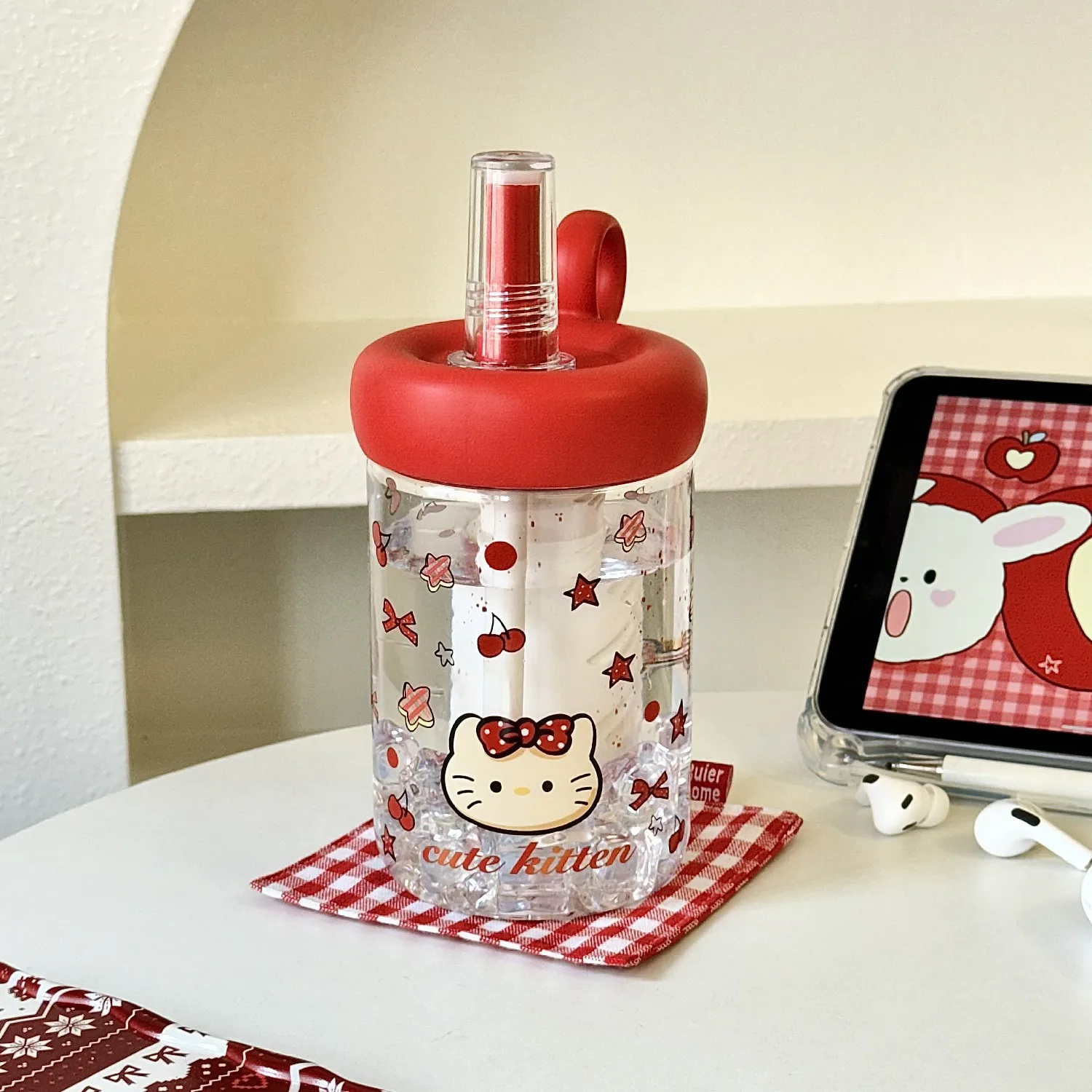

Hello Kitty Ins Plastic Water Cup Girl Strawberry Straw Student Simple Anime Kawaii Portable Drinking Bottle Women Kids Cups