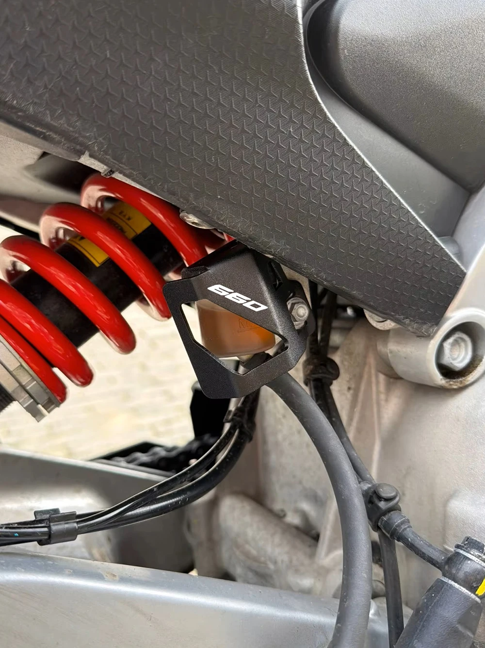 Für RS457 RS 457 2025 2024 RS660 RS 660 Tuono 660 Motorradzubehör Abdeckung des hinteren Bremsflüssigkeitsbehälters Öltankschutz – Detail 2
